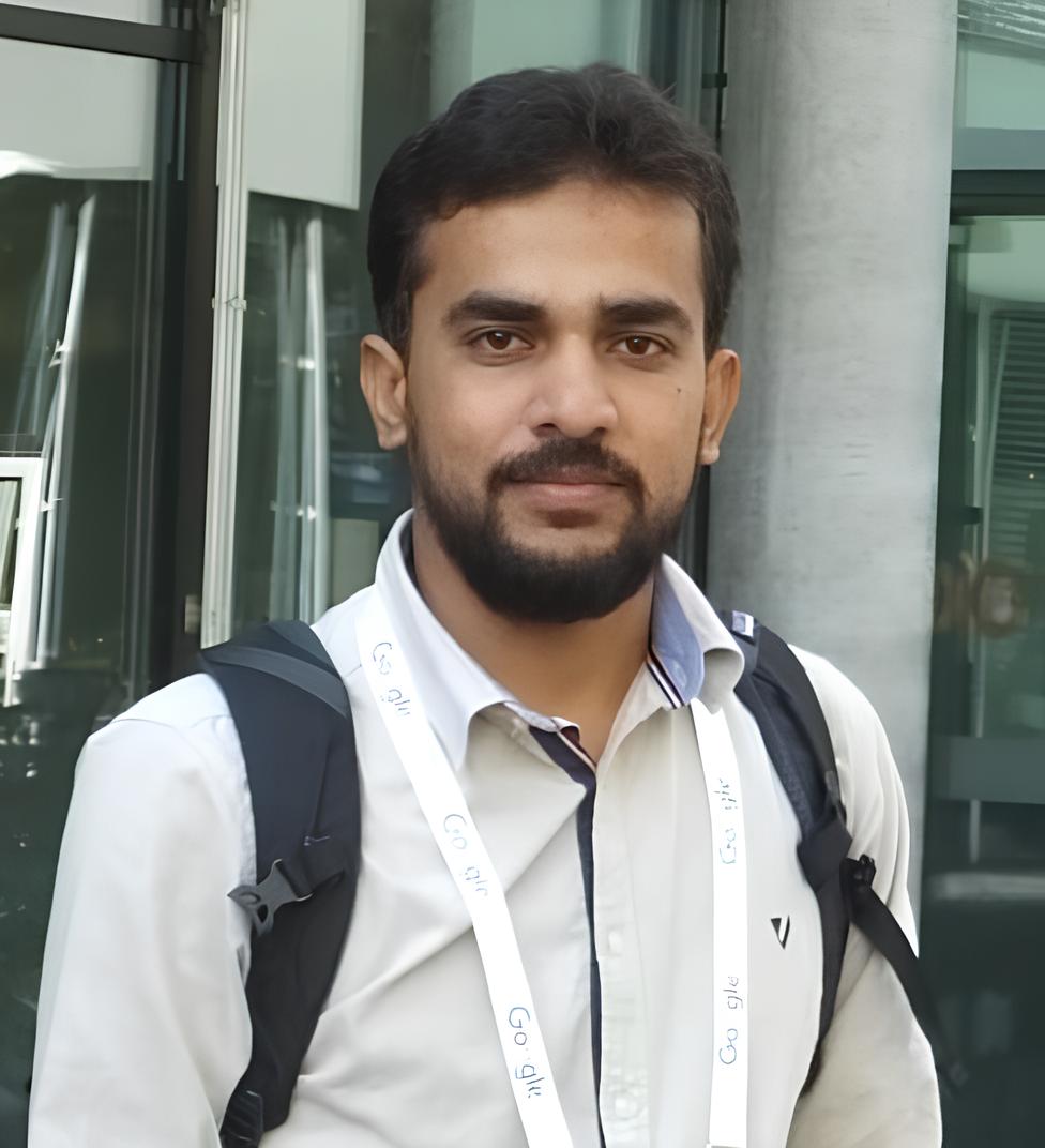 Dr. Shad Akhtar
